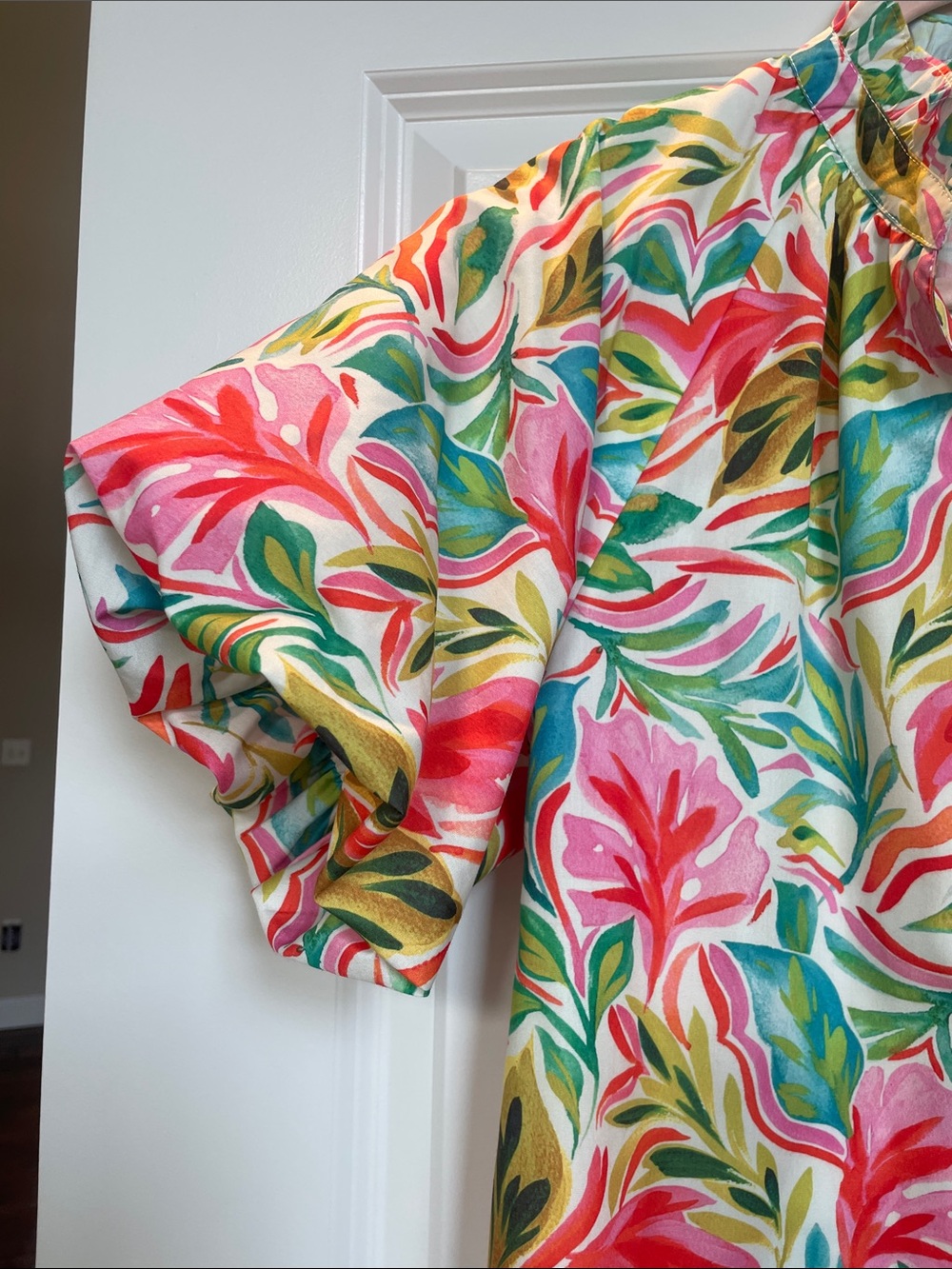 THML Multicolor Floral Short Sleeve Blouse - Picture 4 of 6